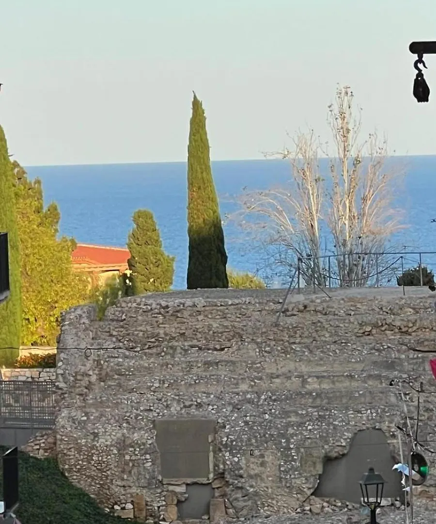 El Faro Apartaments Suites - Placa De La Font Tarragona