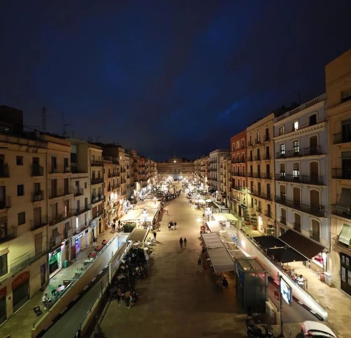 El Faro Apartaments Suites - Placa De La Font Tarragona