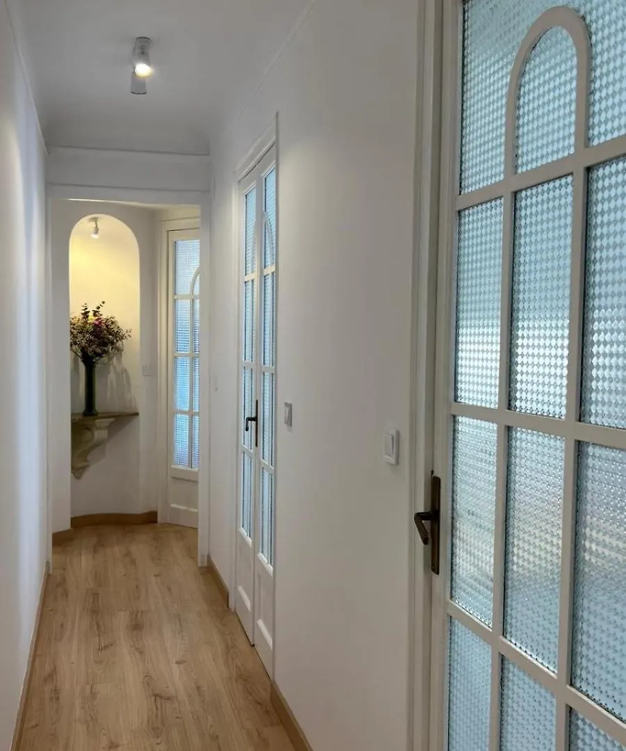 El Faro Apartaments Suites - Placa De La Font タラゴナ